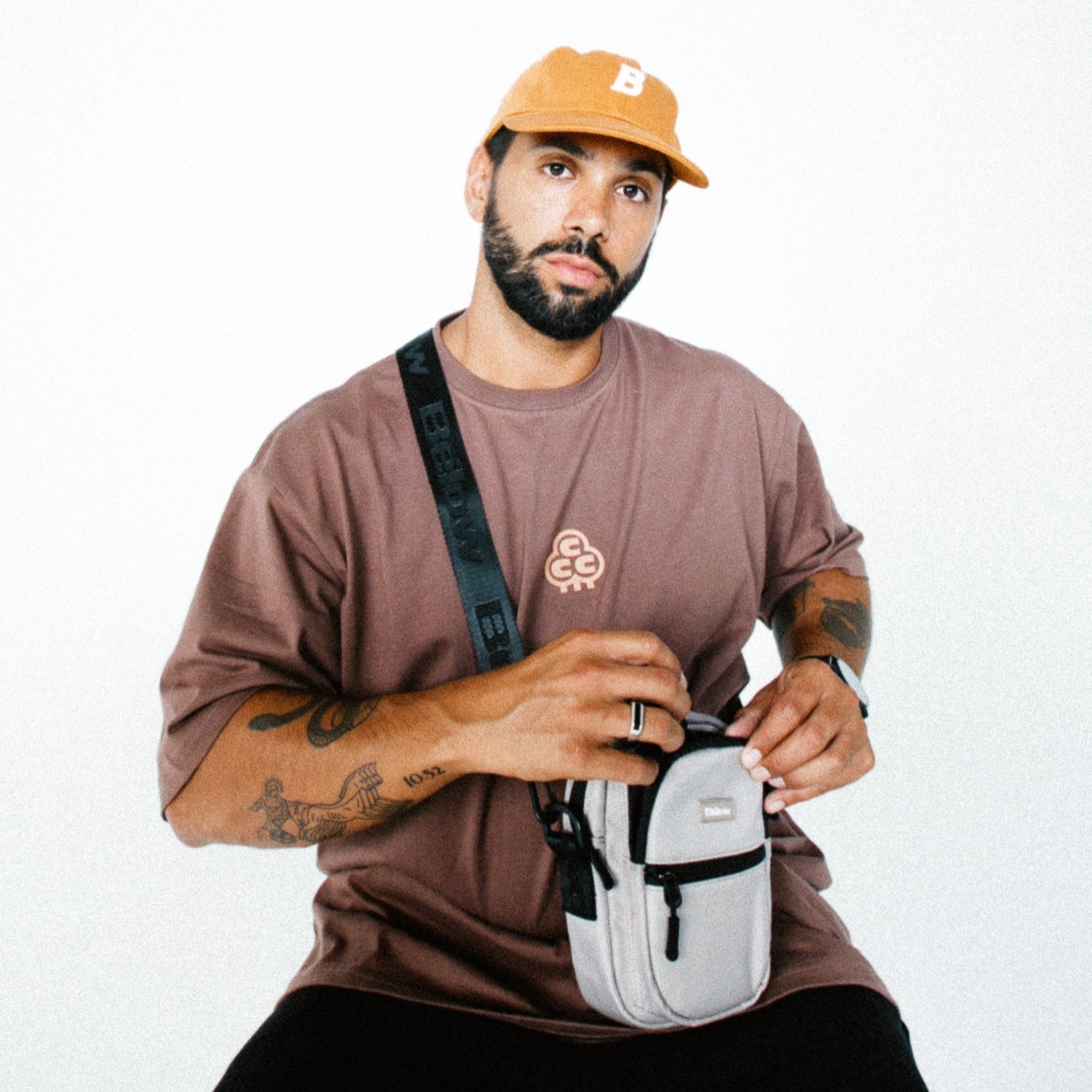 VOYAGE2.0 SHOULDER BAG