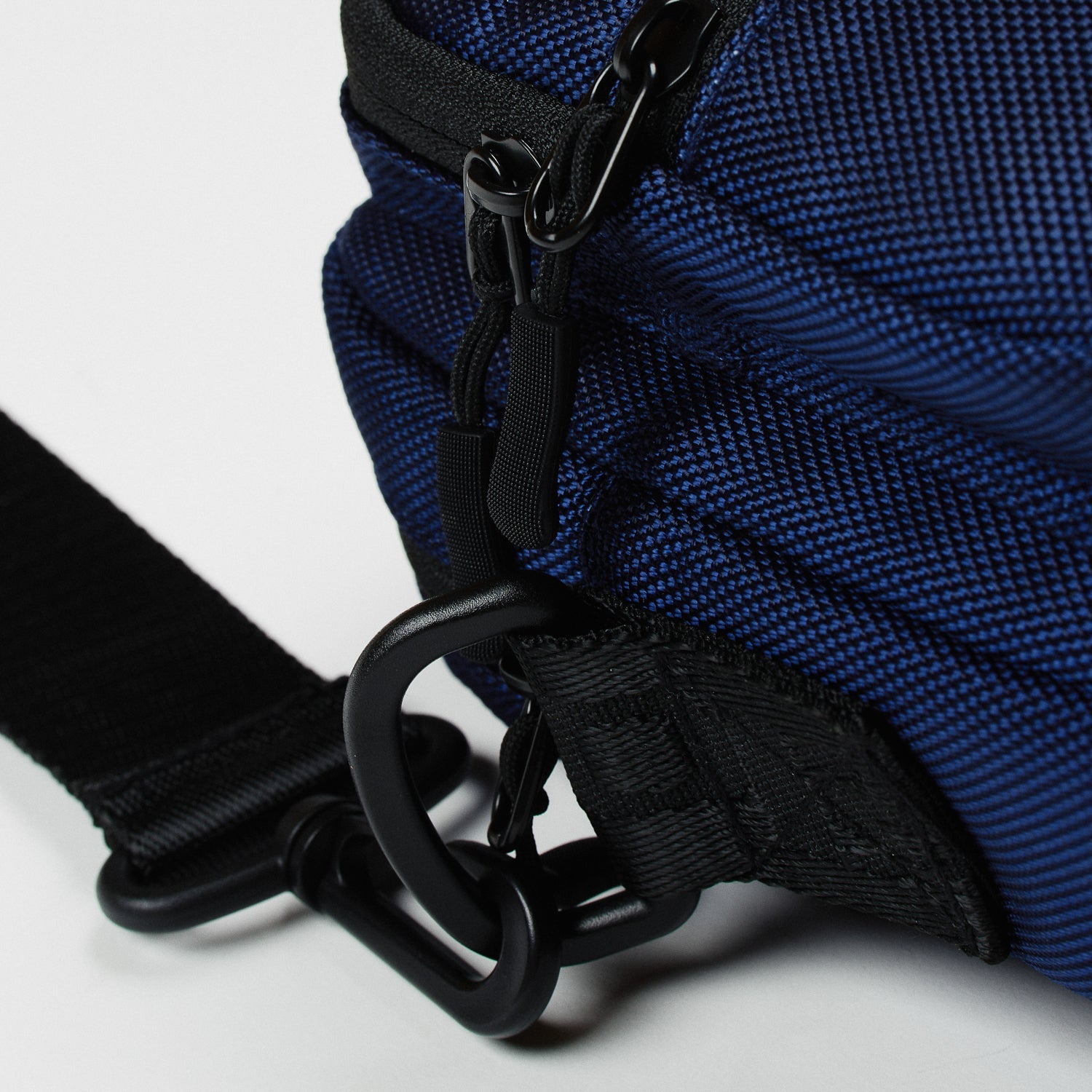 VOYAGE2.0 SHOULDER BAG