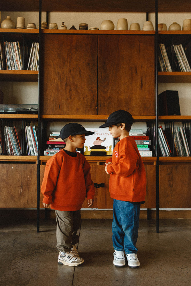 KIDS BASIC CREWNECK ACR SPICY RED