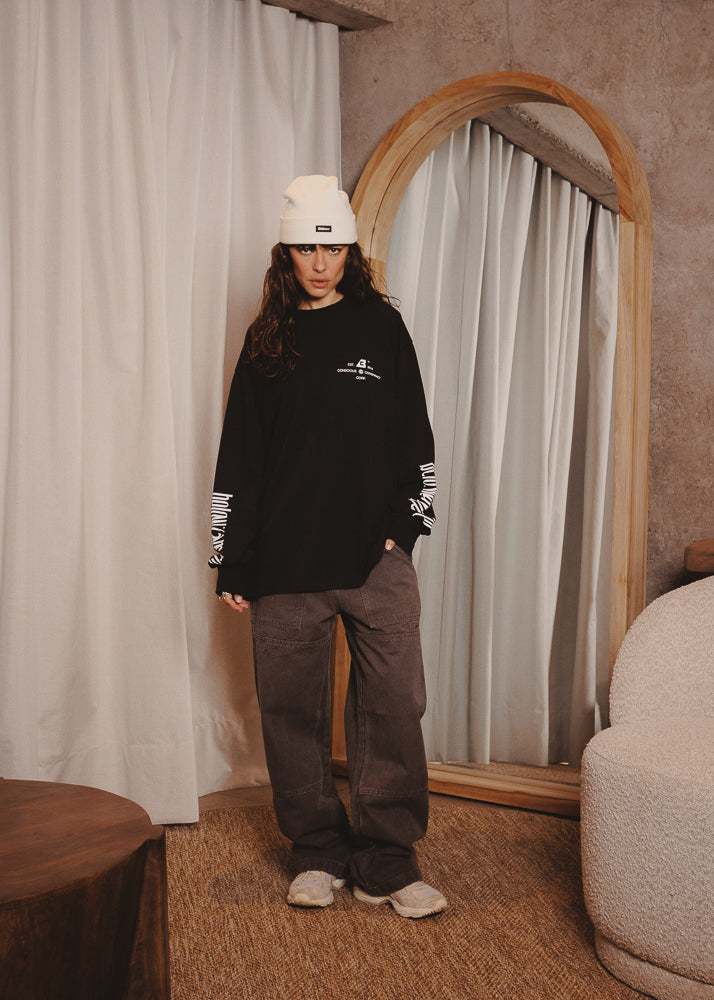 BASIC LONGSLEEVE MONUMENTAL BLACK