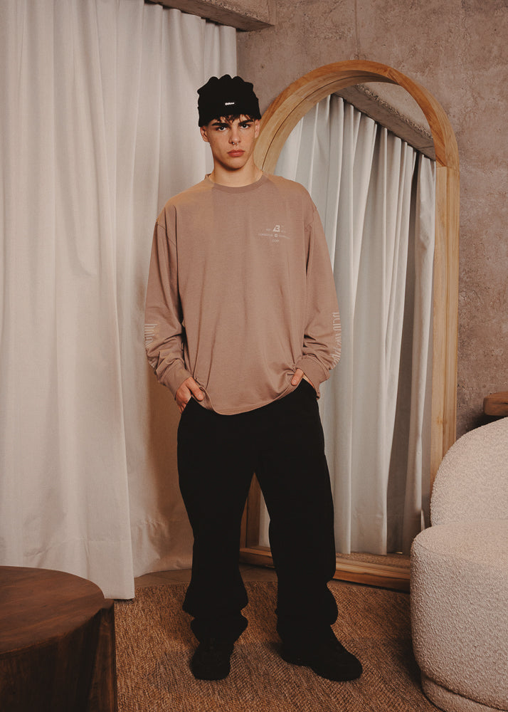 BASIC LONGSLEEVE MONUMENTAL TAUPE