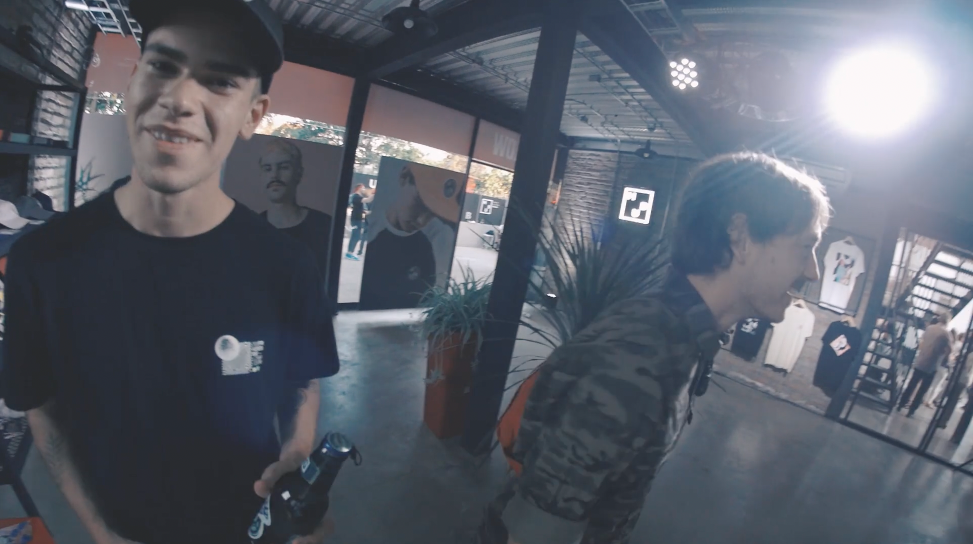 Cargar video: 
