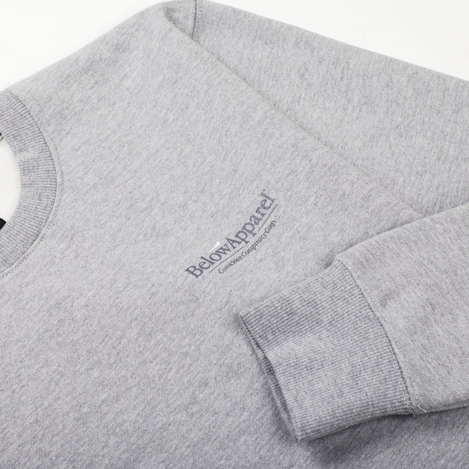 SERIF BASIC CREWNECK
